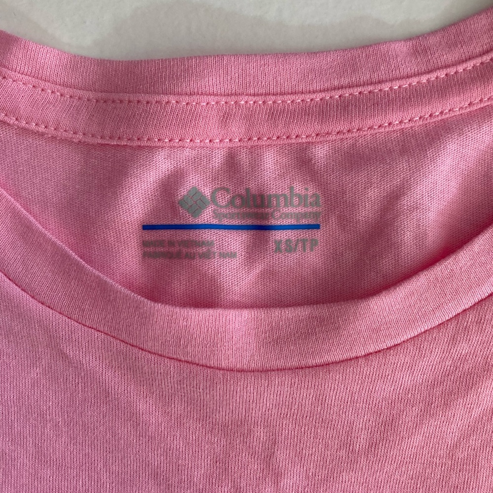 Columbia | NWT Women’s Pink Trek Graphic Tee - Picture 5 of 8